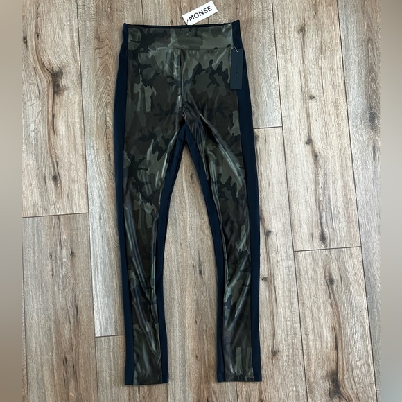 NEW MONSE Equinox Camo Leggings Size Small - Picture 2 of 5